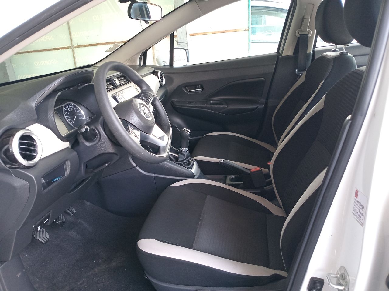 NISSAN - 14