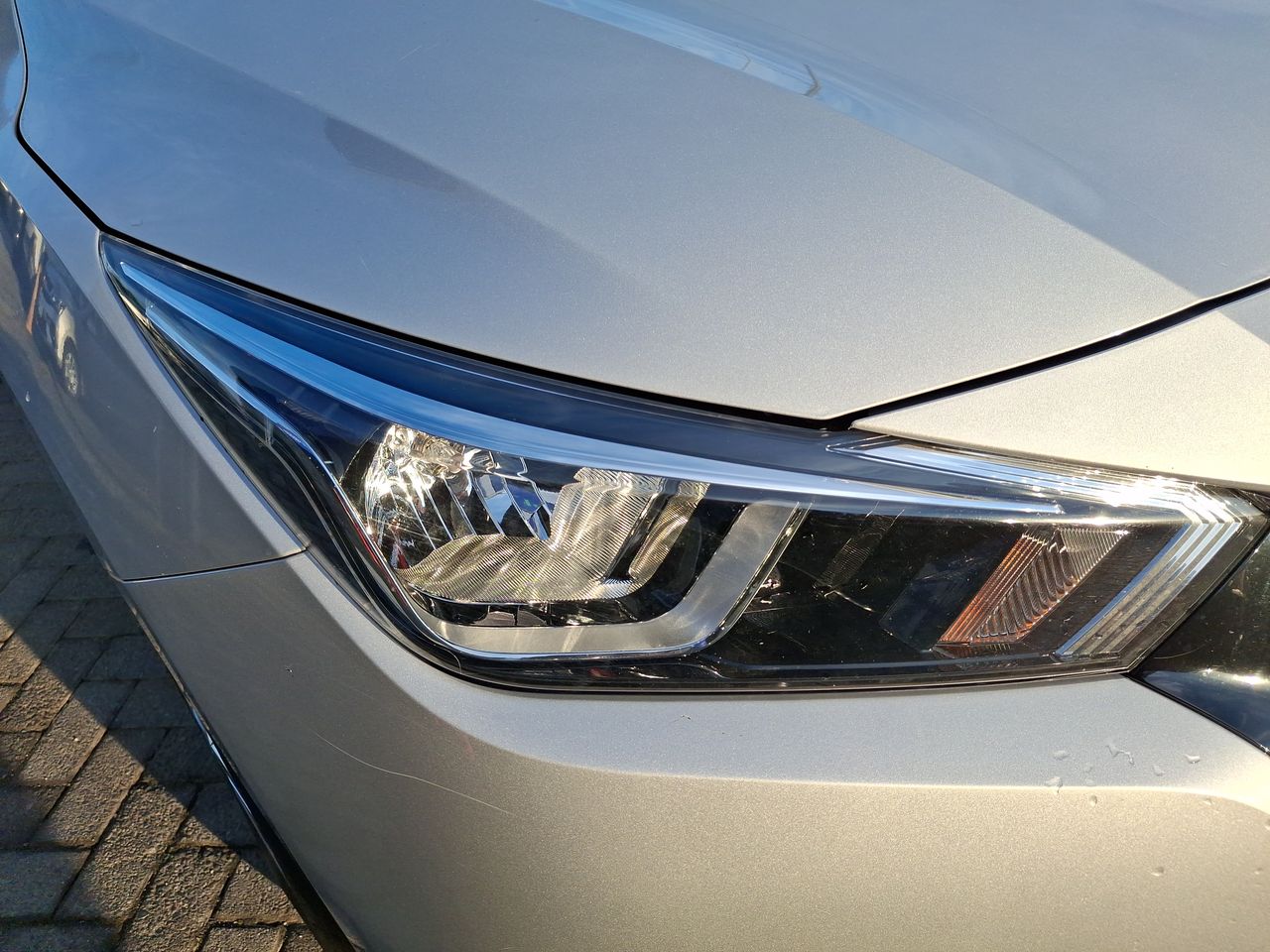 NISSAN - 10