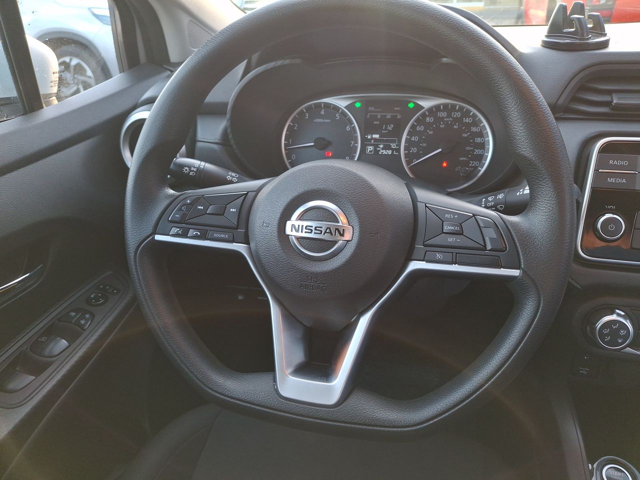 NISSAN - 16