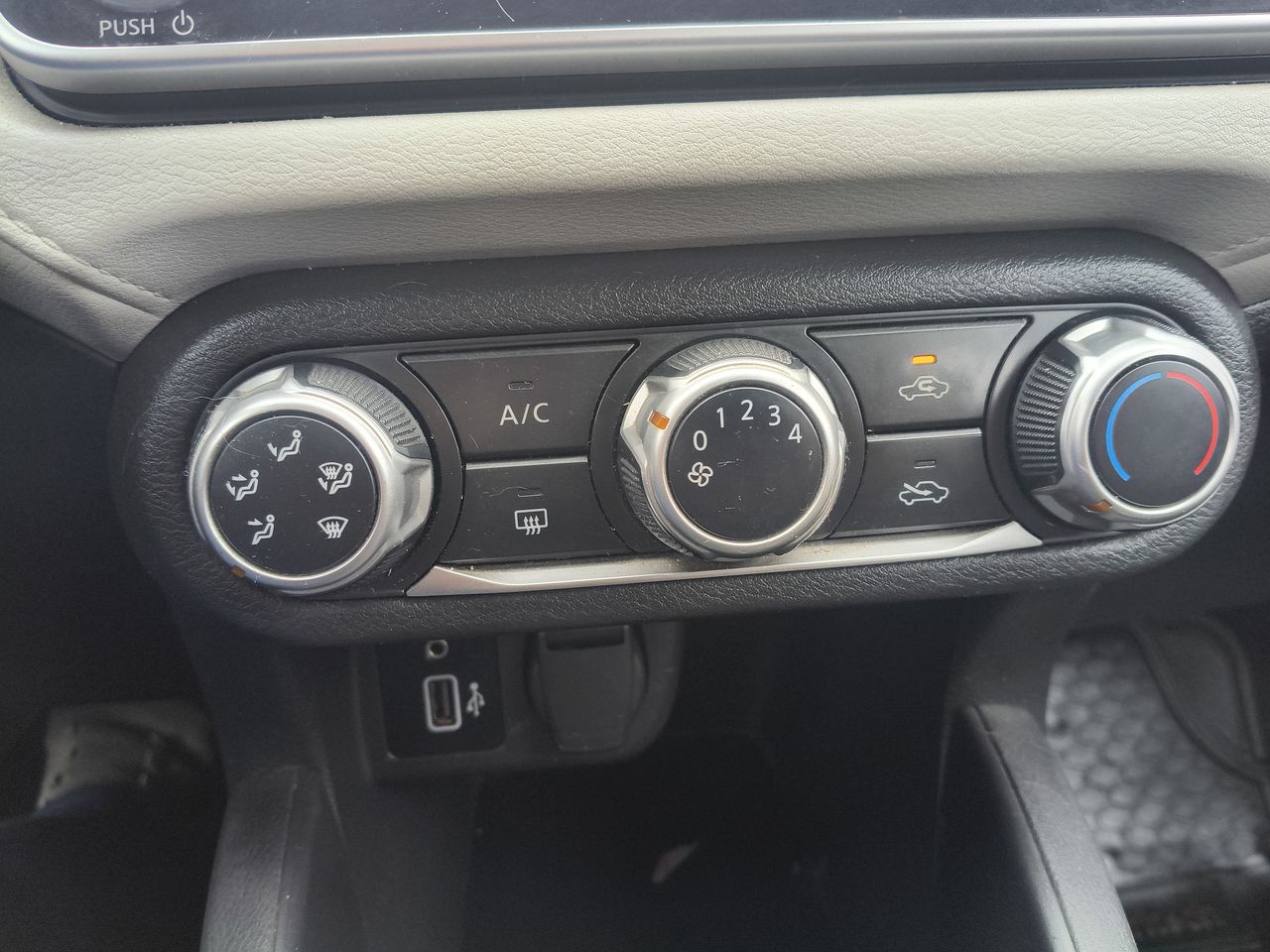 NISSAN - 19