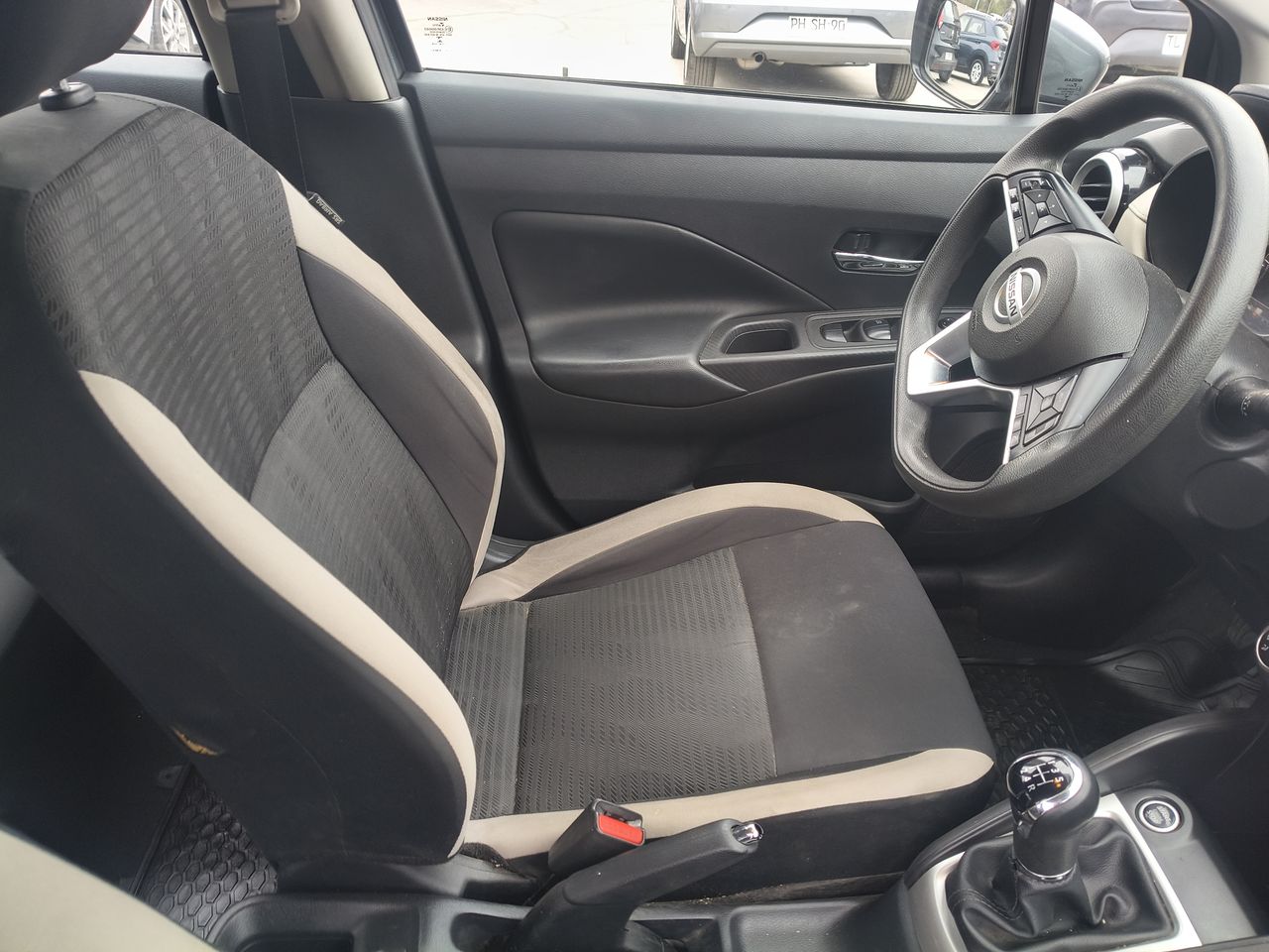 NISSAN - 8