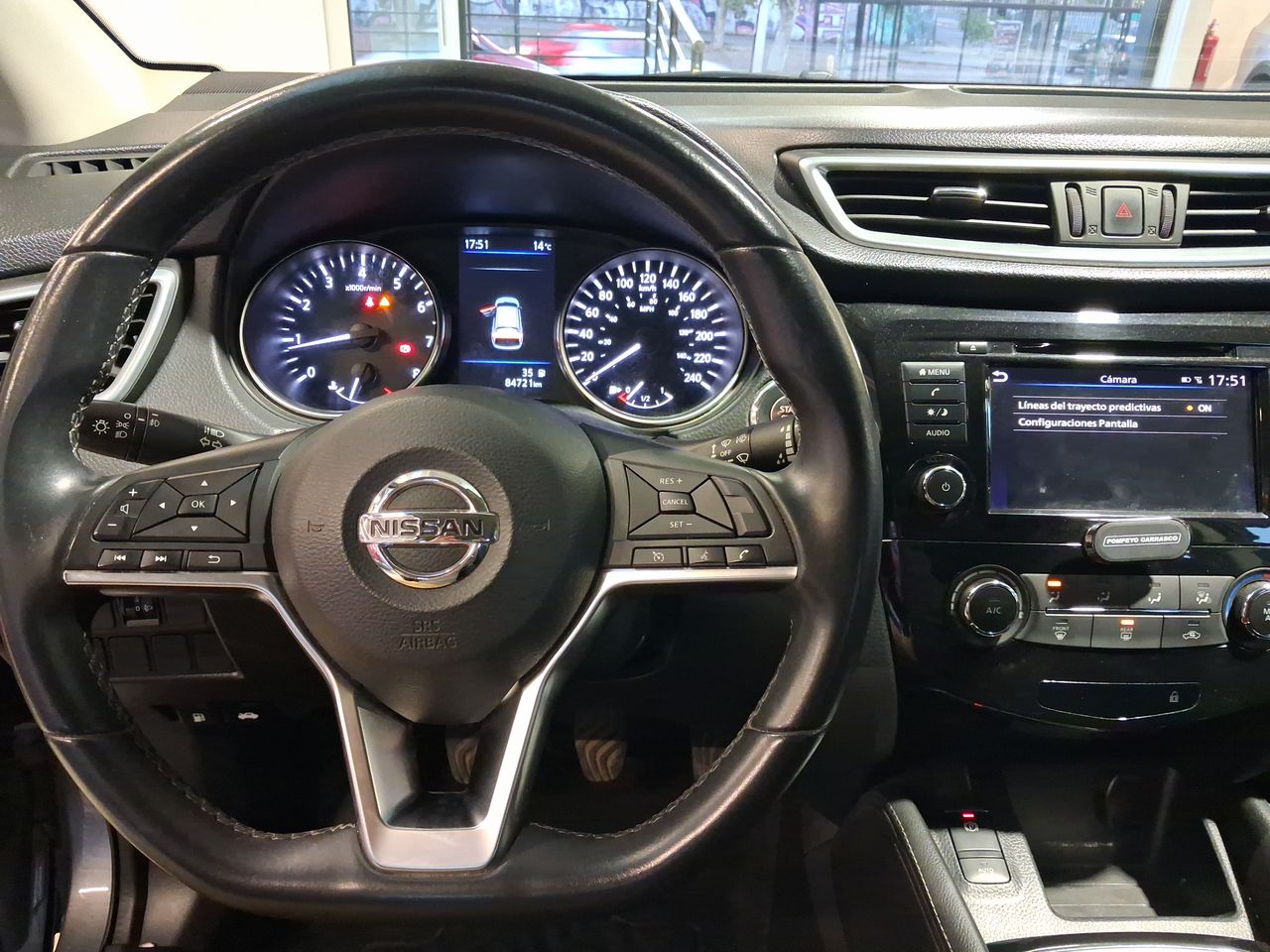 NISSAN - 24