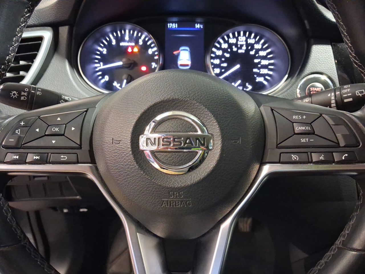 NISSAN - 25