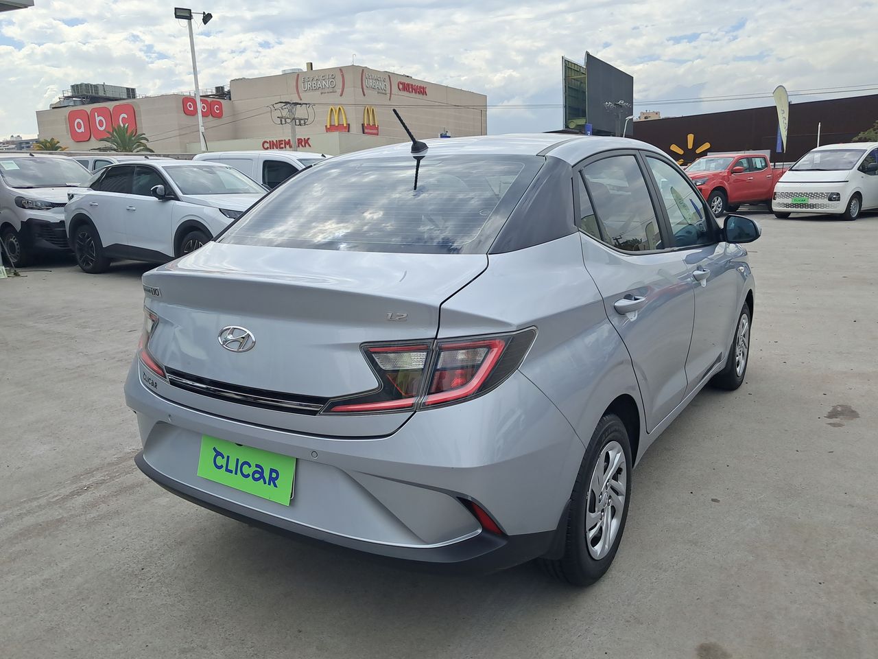 HYUNDAI - 7