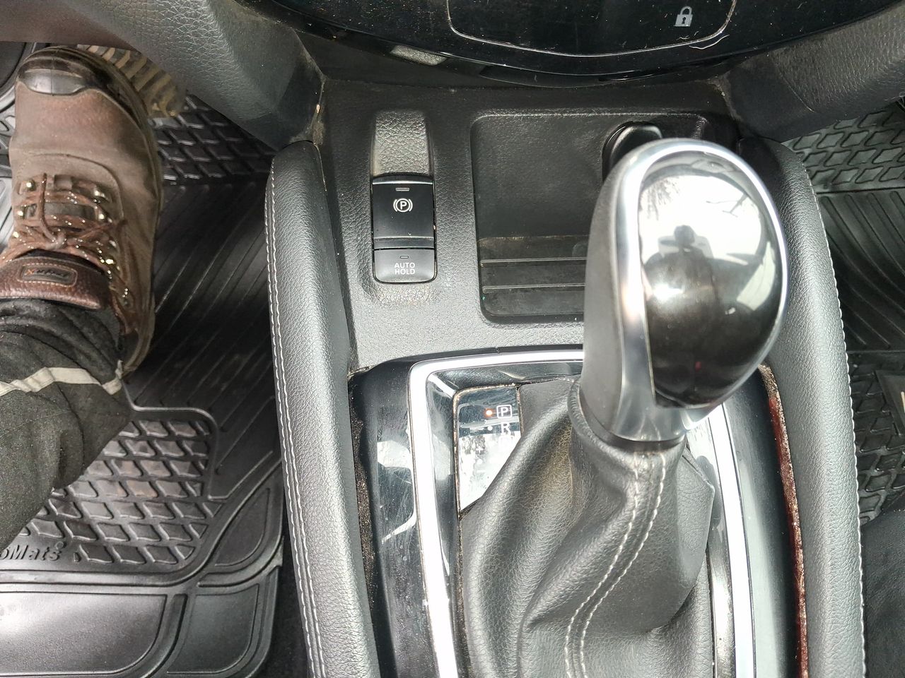NISSAN - 22