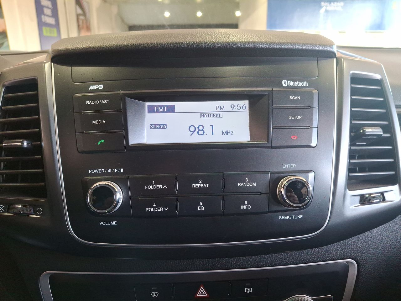 SSANGYONG - 18