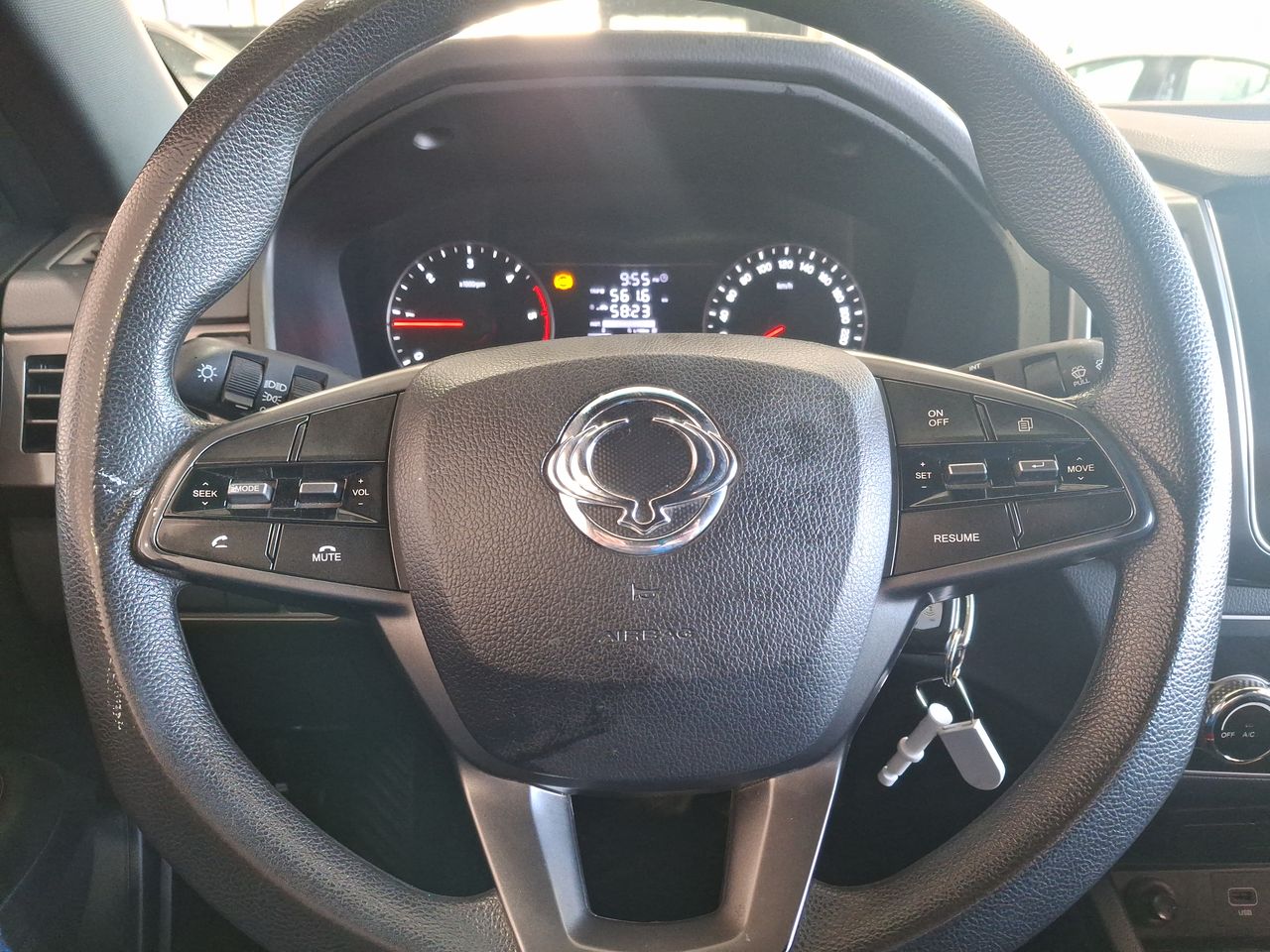 SSANGYONG - 15