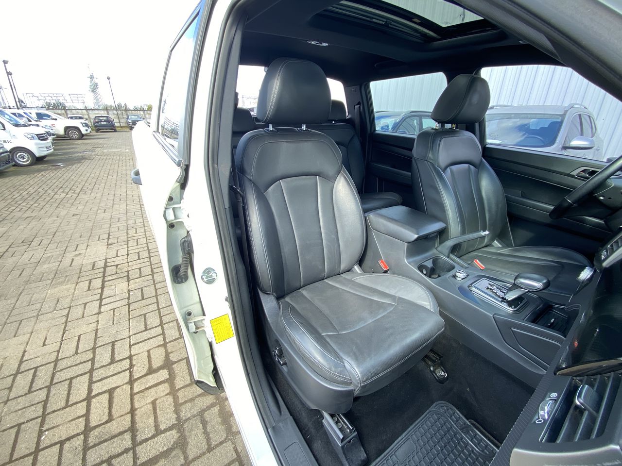 SSANGYONG - 33