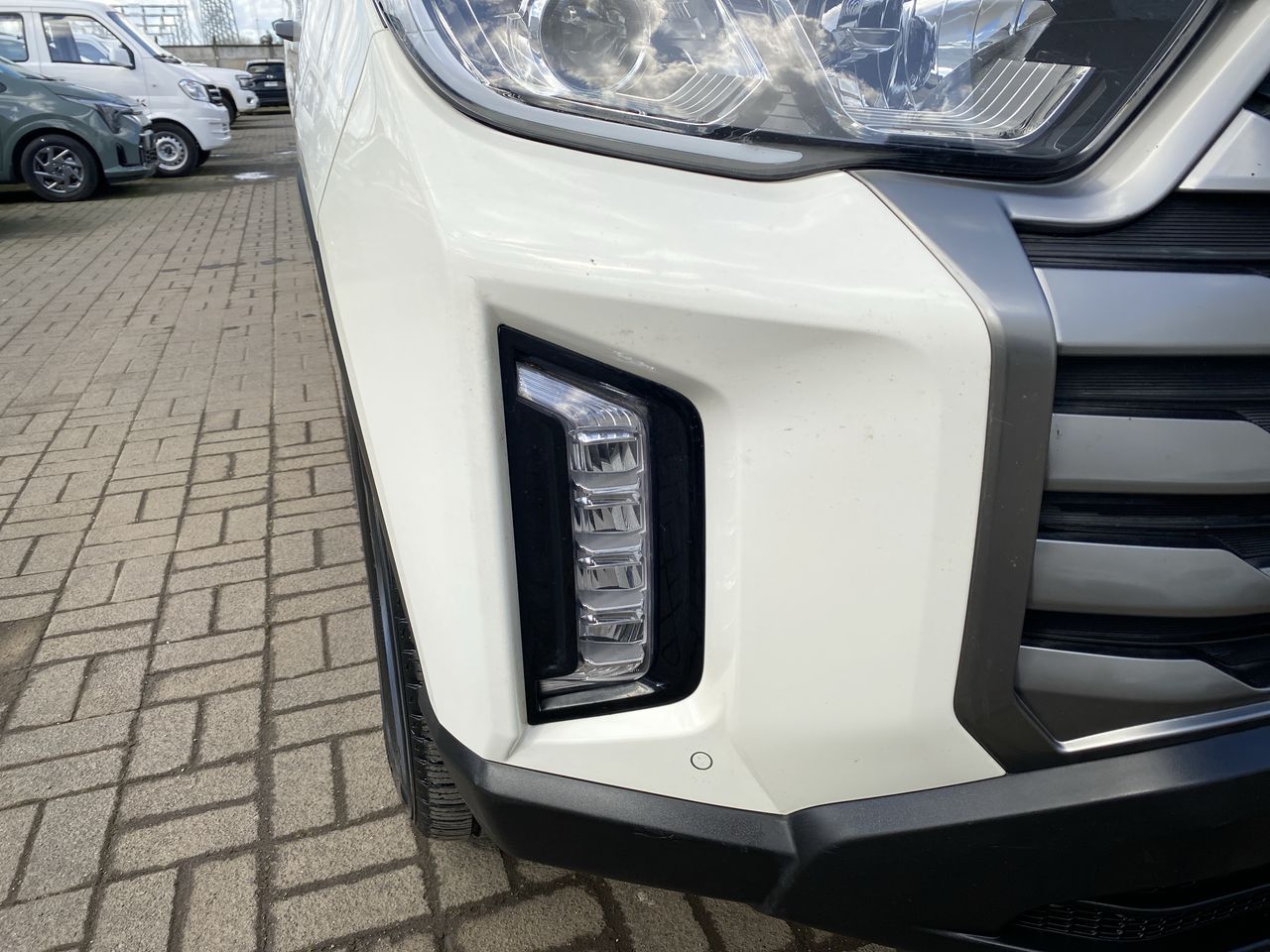 SSANGYONG - 18