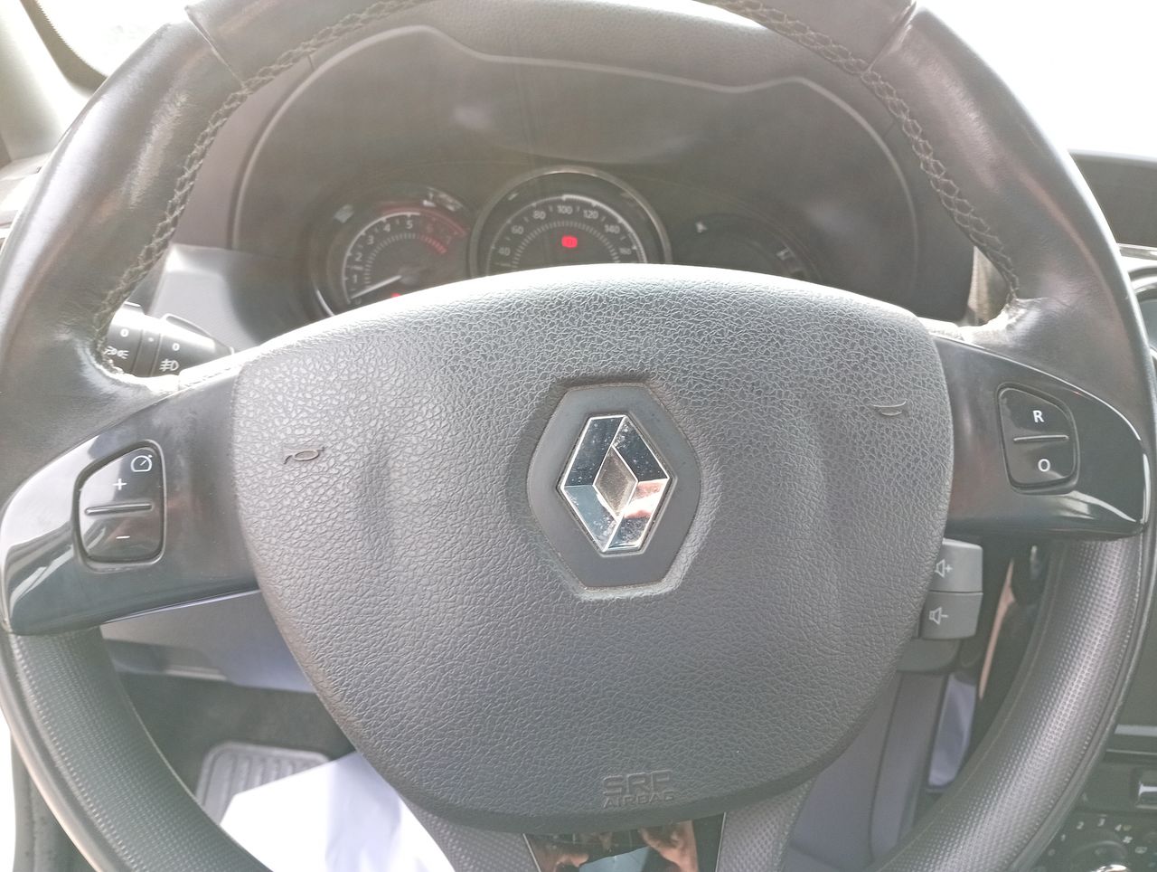 RENAULT - 16