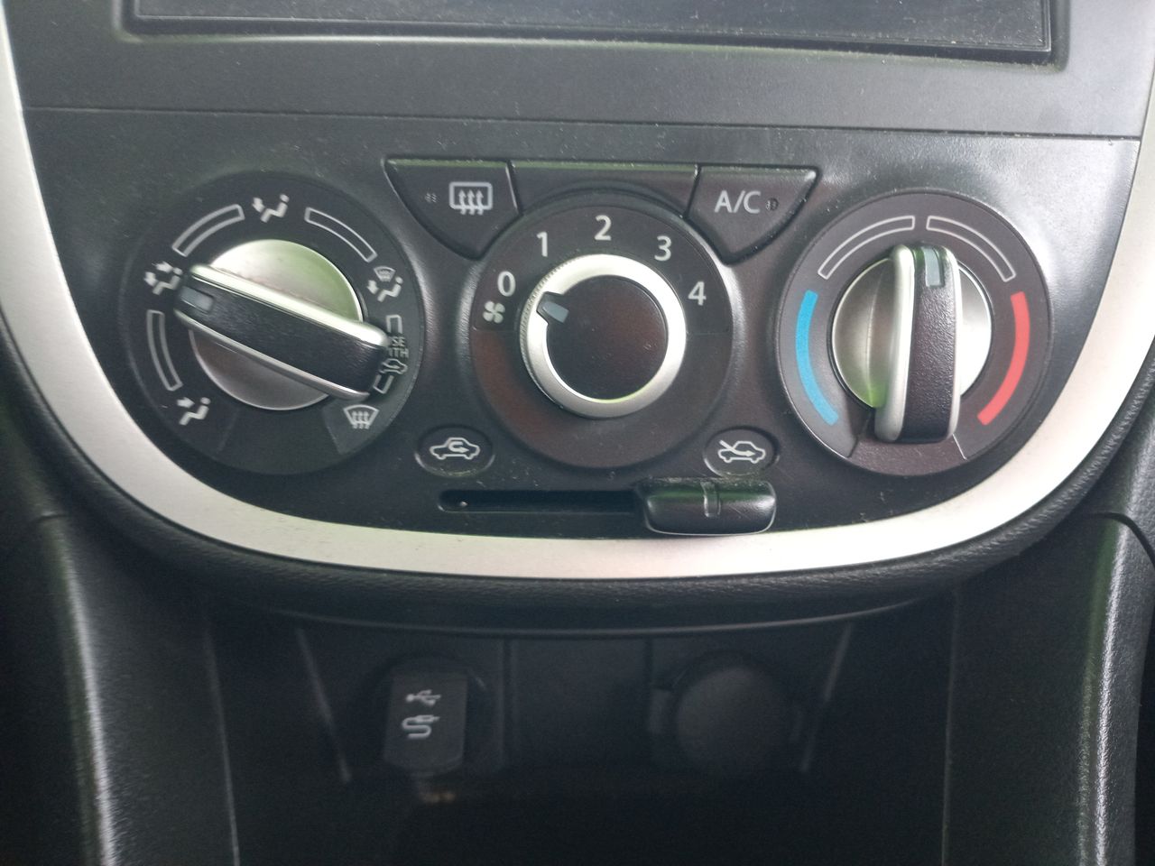 Suzuki Celerio — foto 28 de 33