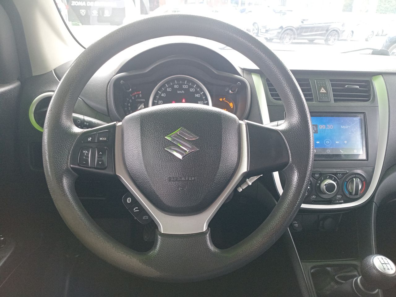 Suzuki Celerio — foto 24 de 33