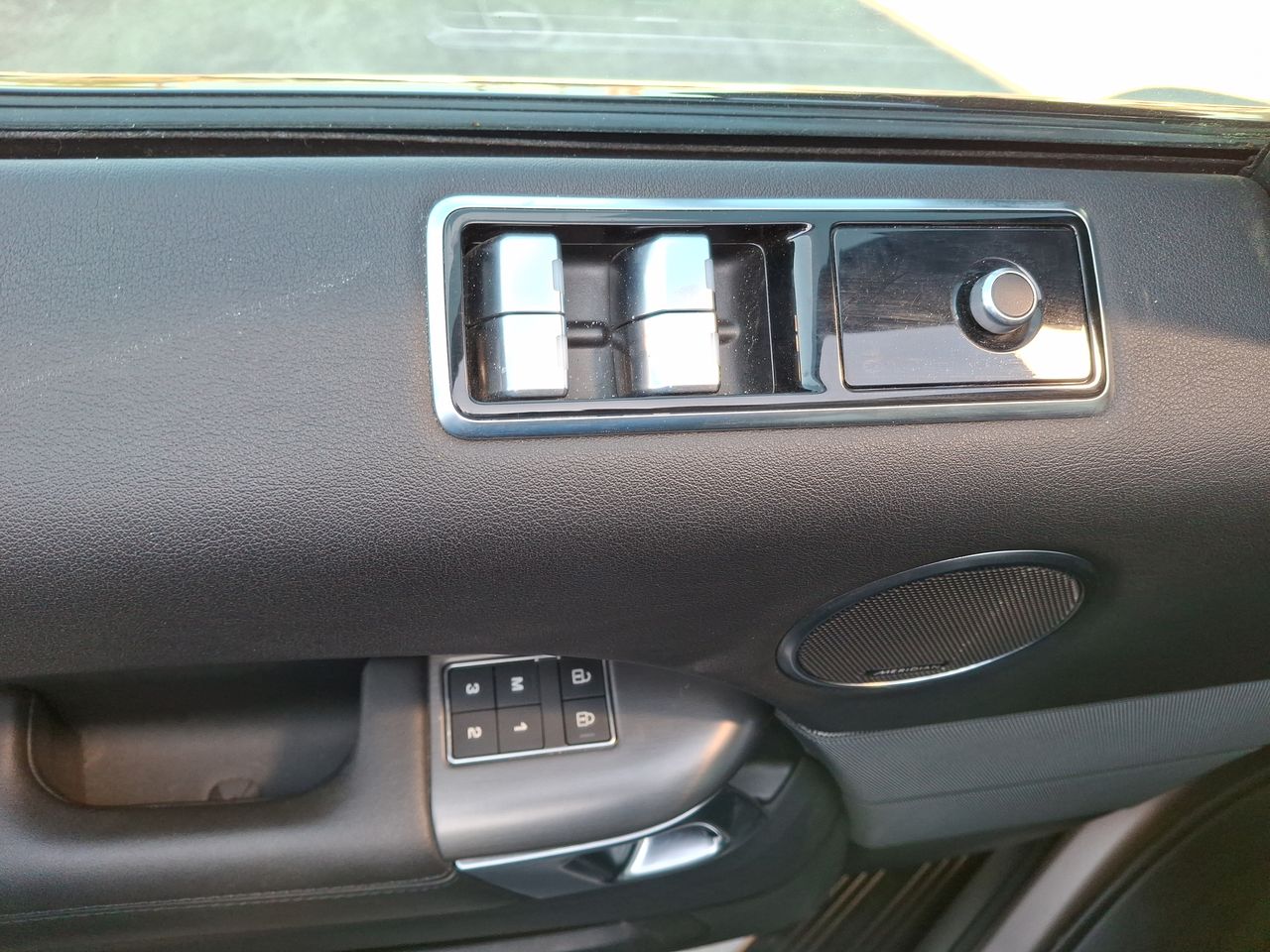 LAND ROVER - 23