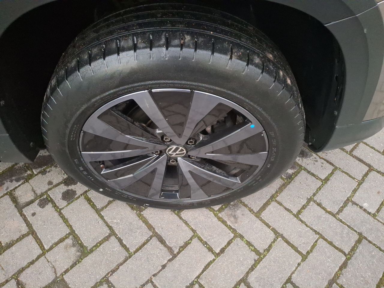 VOLKSWAGEN - 17