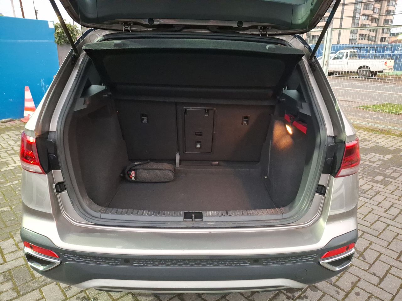 VOLKSWAGEN - 20