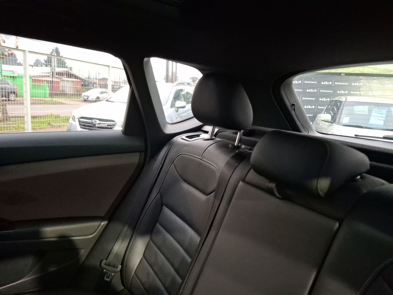 VOLKSWAGEN - 12