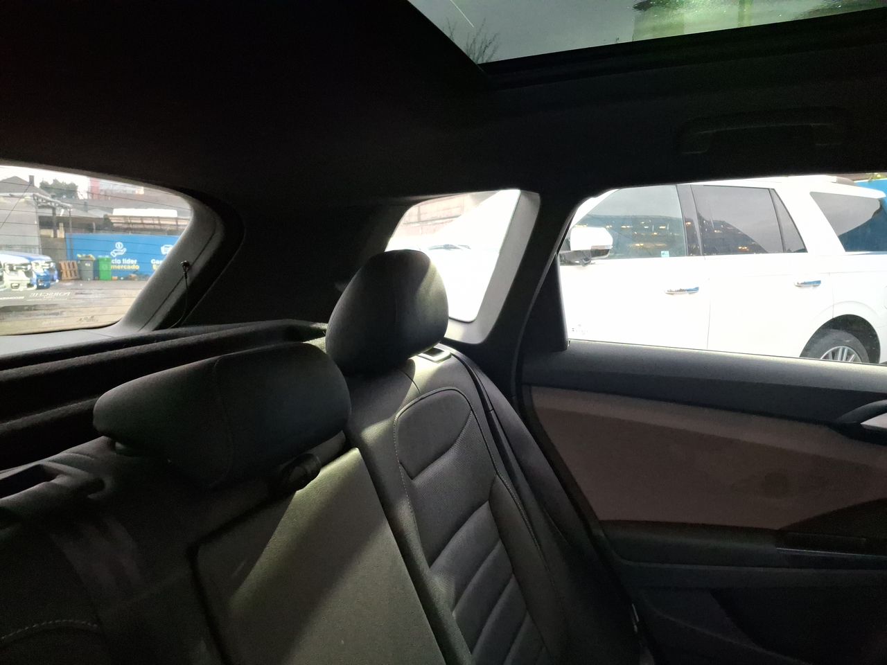 VOLKSWAGEN - 14