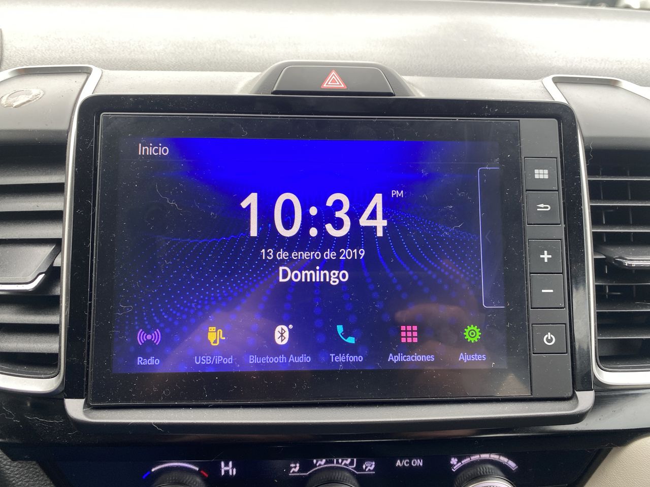 Honda City — foto 21 de 27