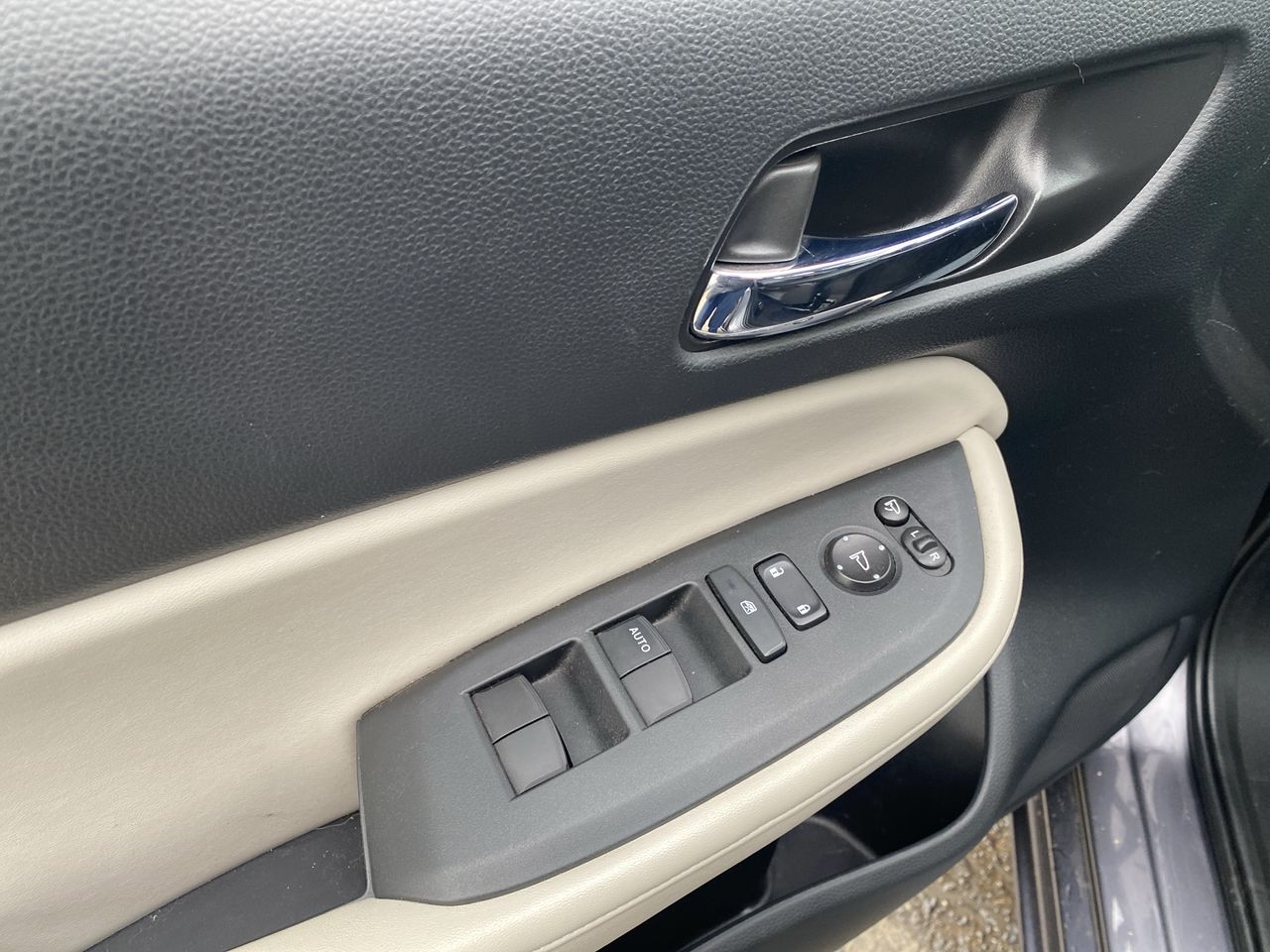 Honda City — foto 15 de 27