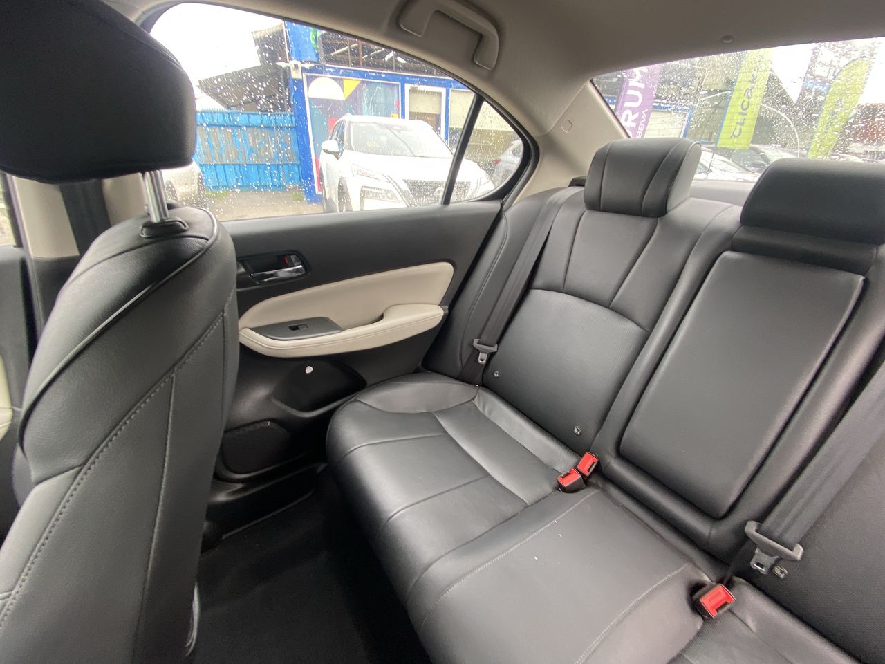 Honda City — foto 5 de 27