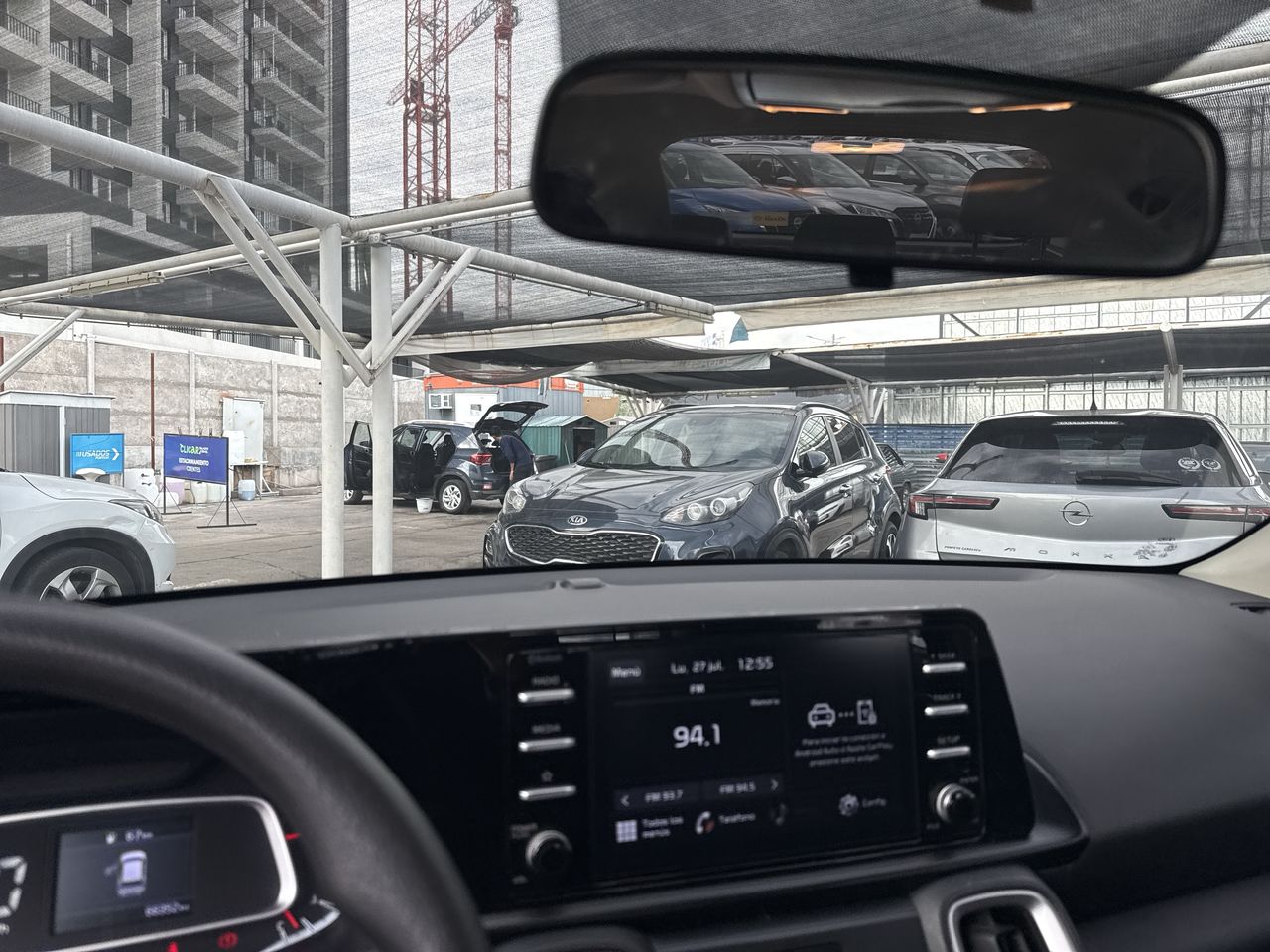 KIA Sonet — foto 23 de 25