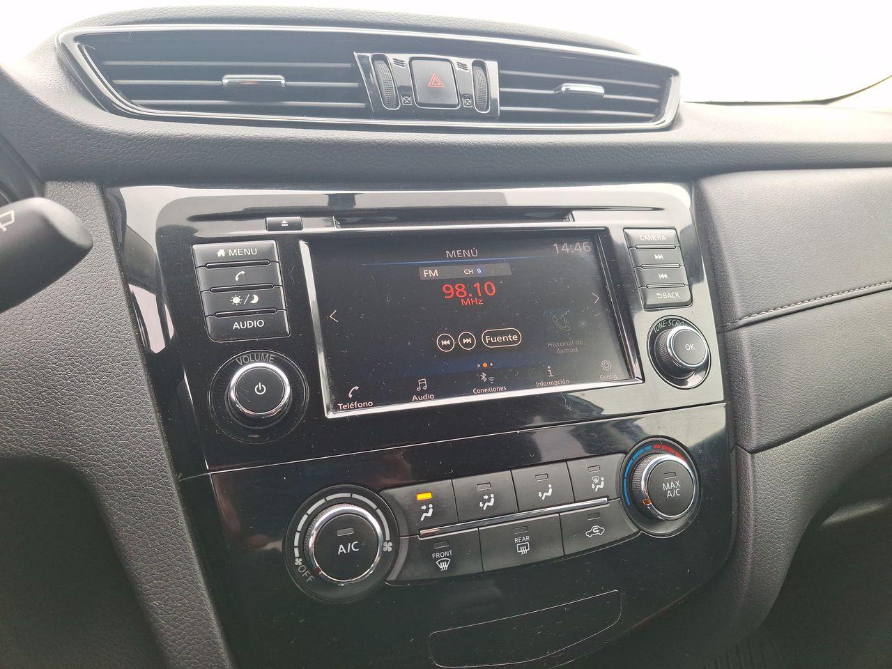 Nissan X-Trail — foto 20 de 26