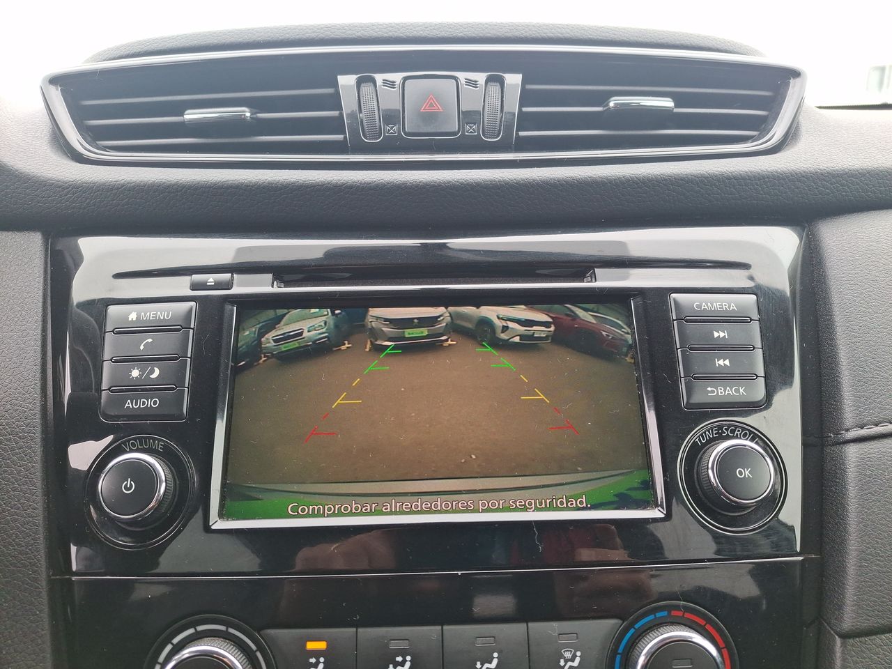 Nissan X-Trail — foto 21 de 26