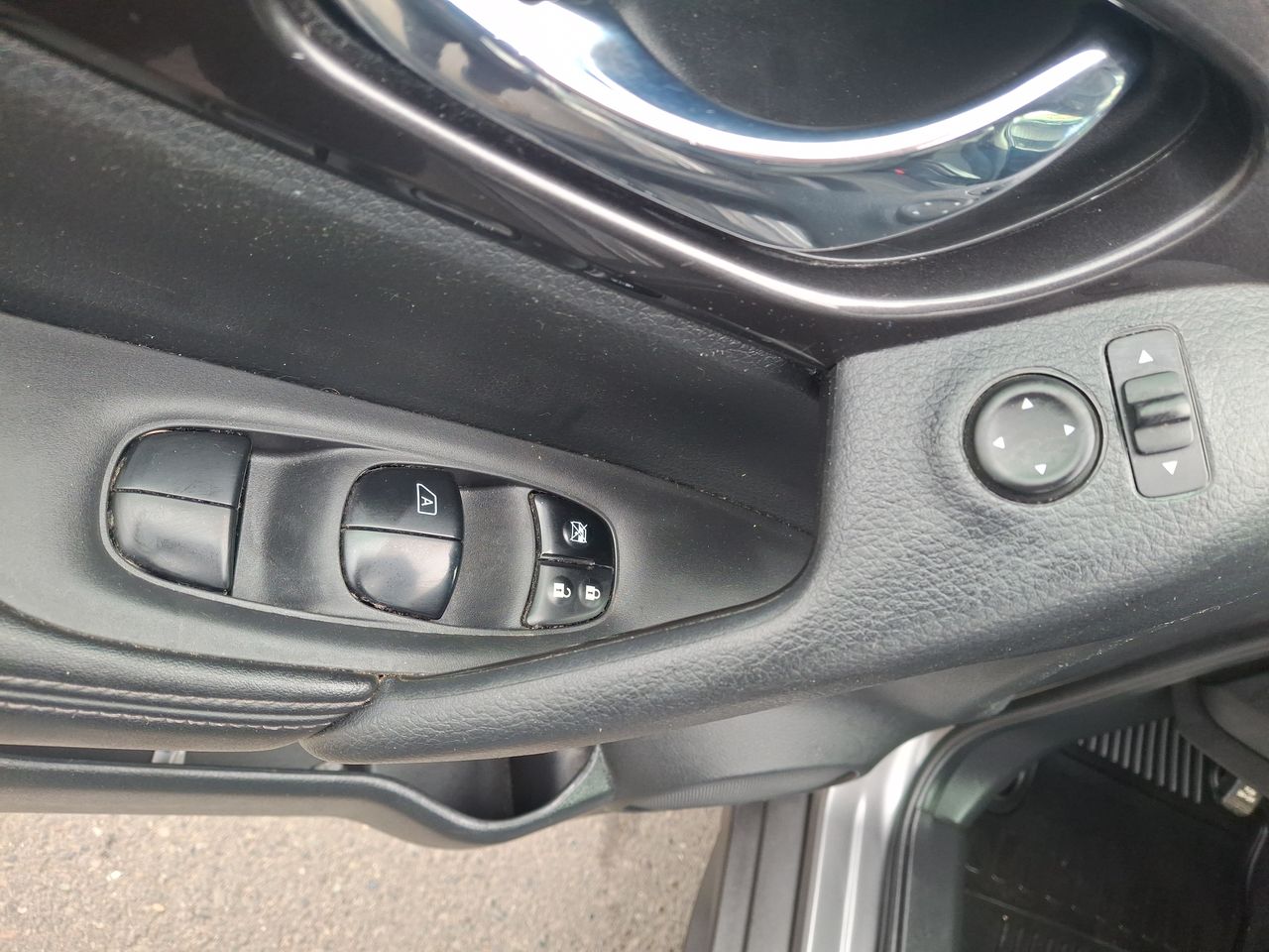 Nissan X-Trail — foto 15 de 26