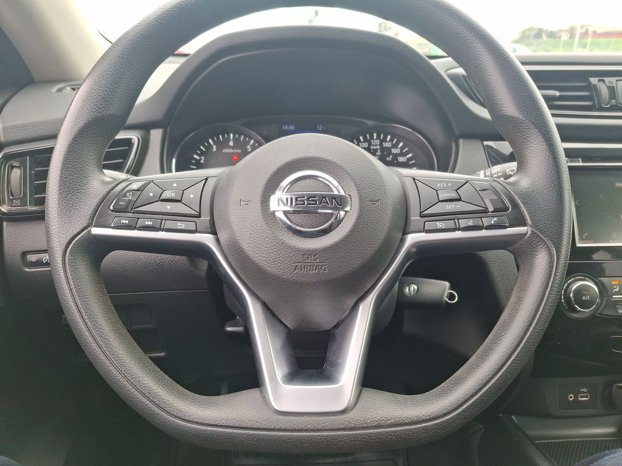 Nissan X-Trail — foto 17 de 26