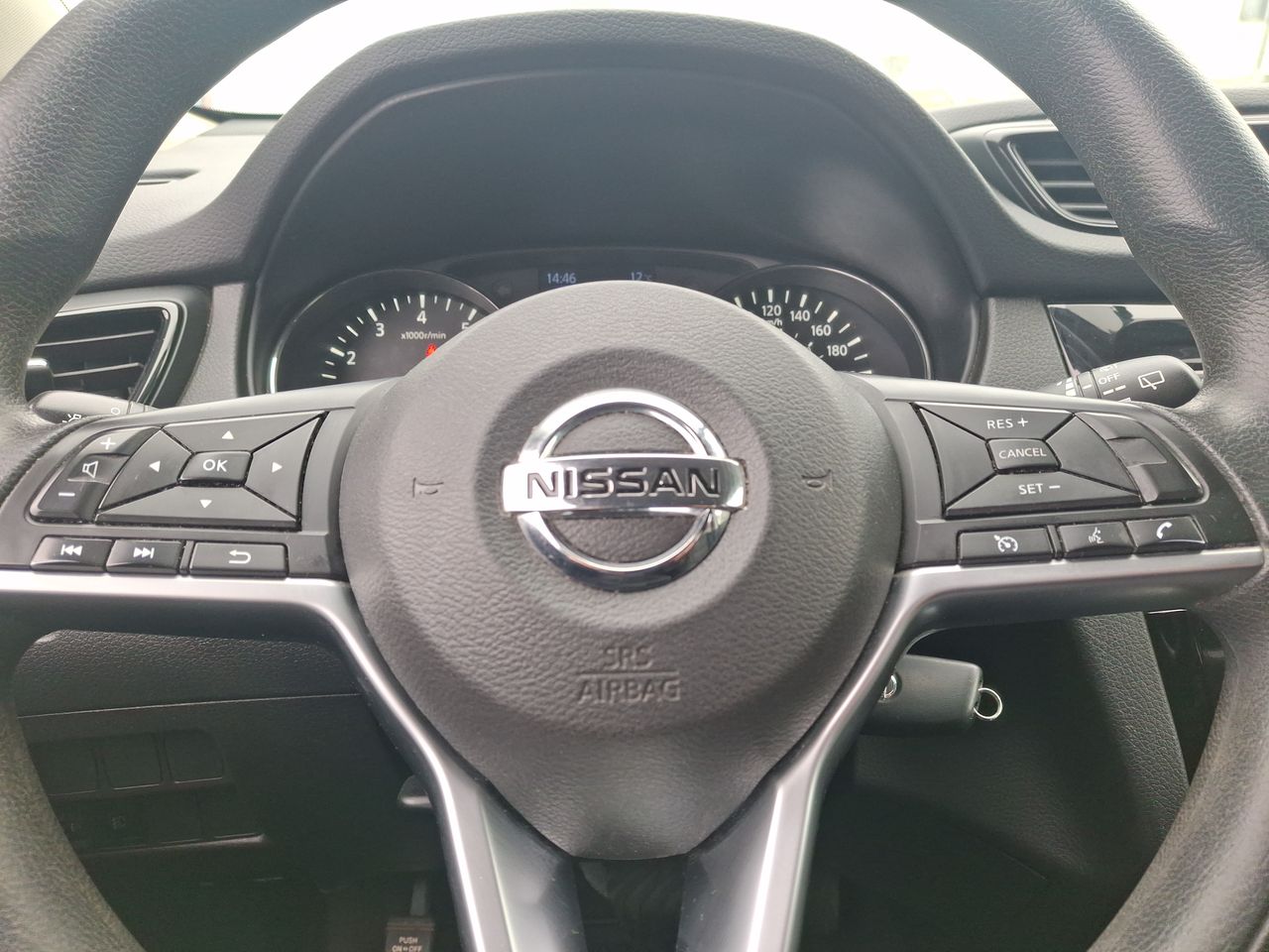 Nissan X-Trail — foto 18 de 26