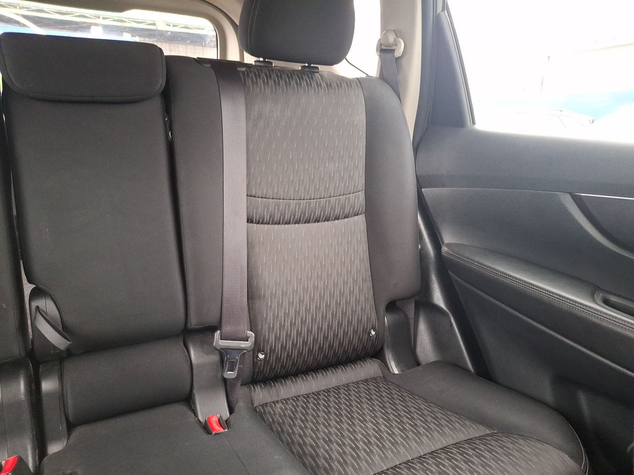 Nissan X-Trail — foto 7 de 26