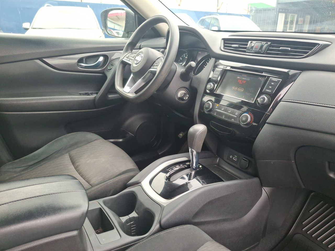 Nissan X-Trail — foto 9 de 26