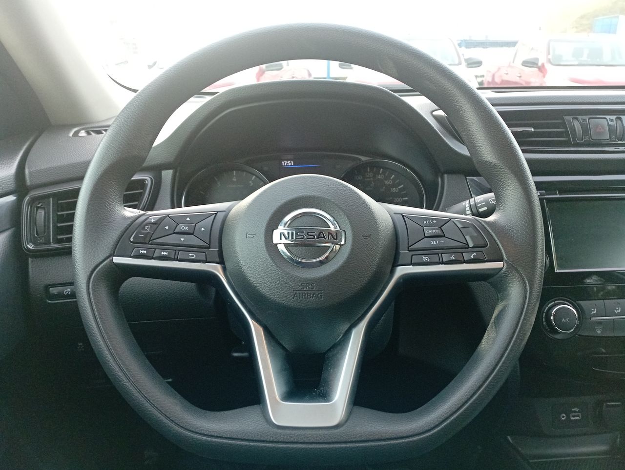 NISSAN - 10