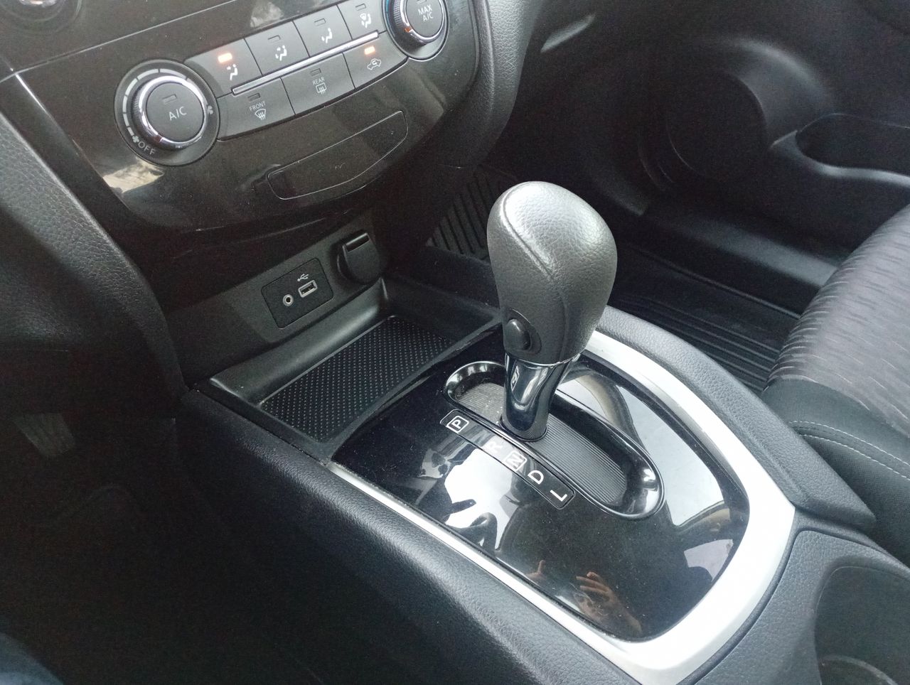 NISSAN - 14