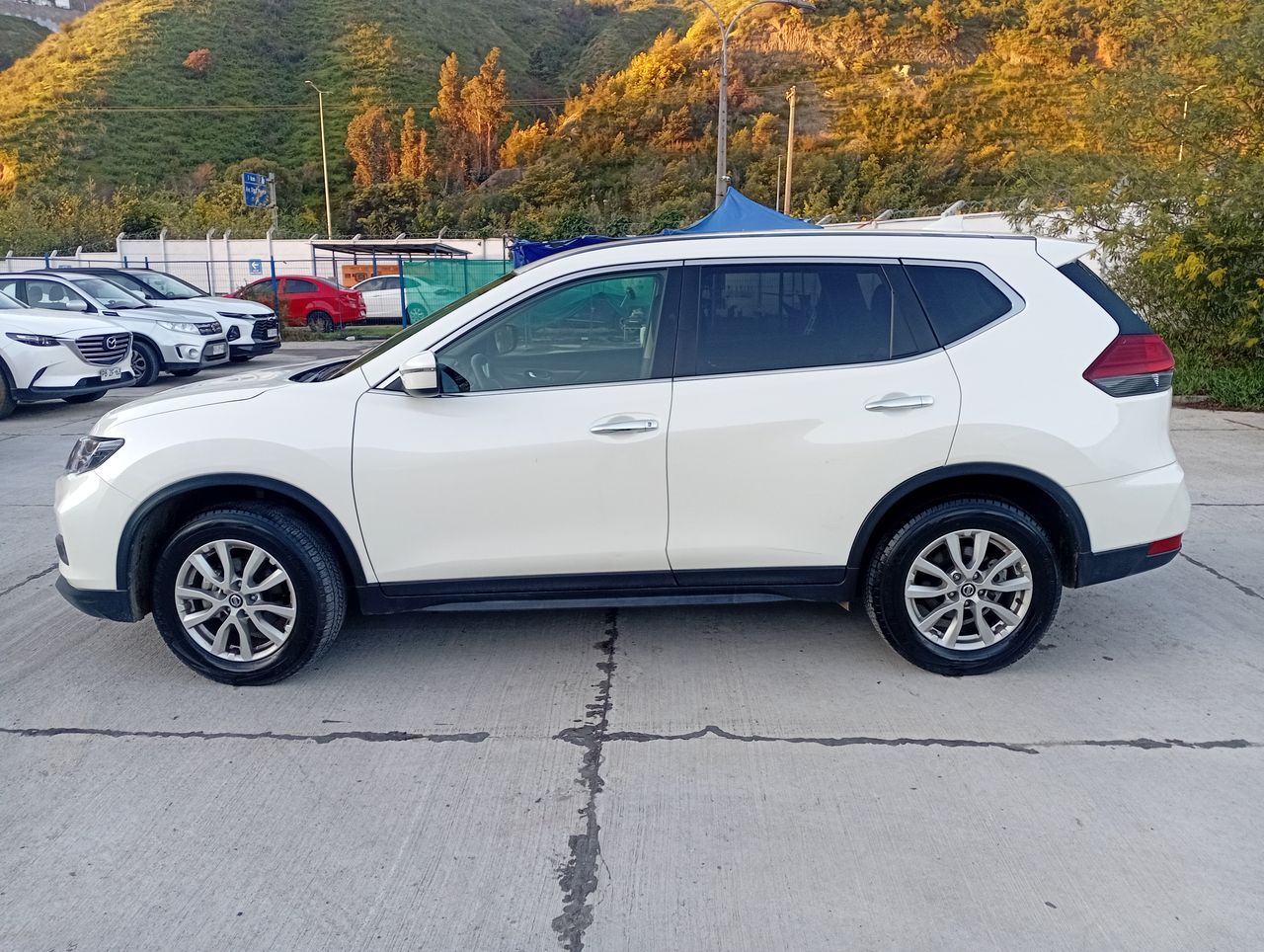 NISSAN - 4