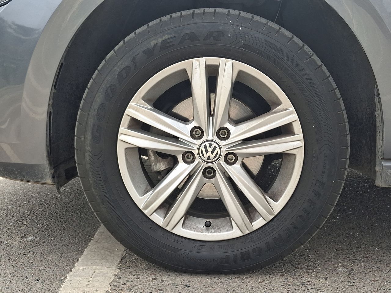 VOLKSWAGEN - 17