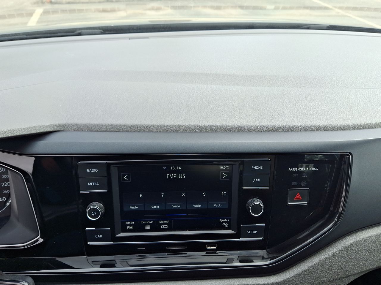 VOLKSWAGEN - 29