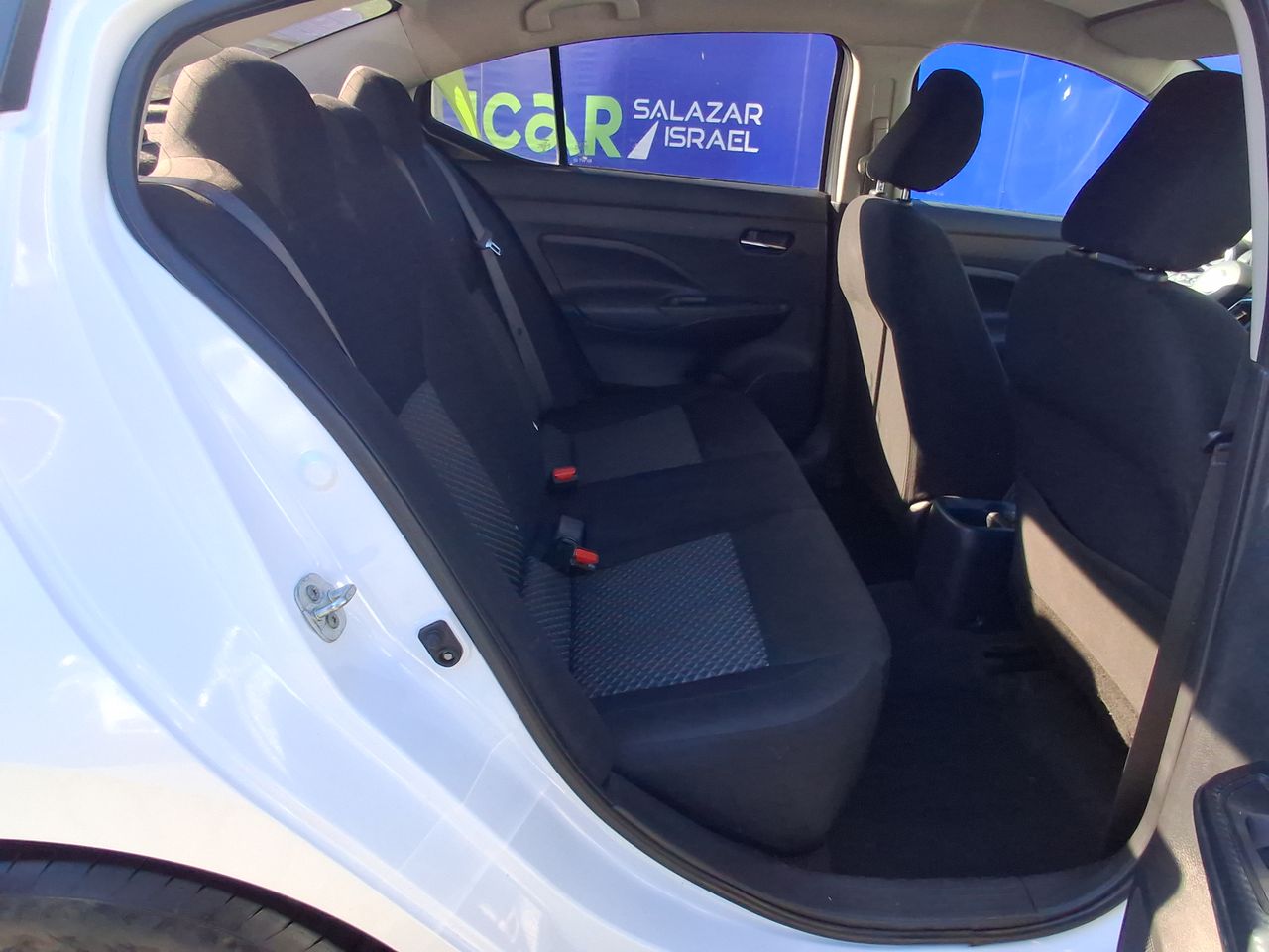 NISSAN - 32