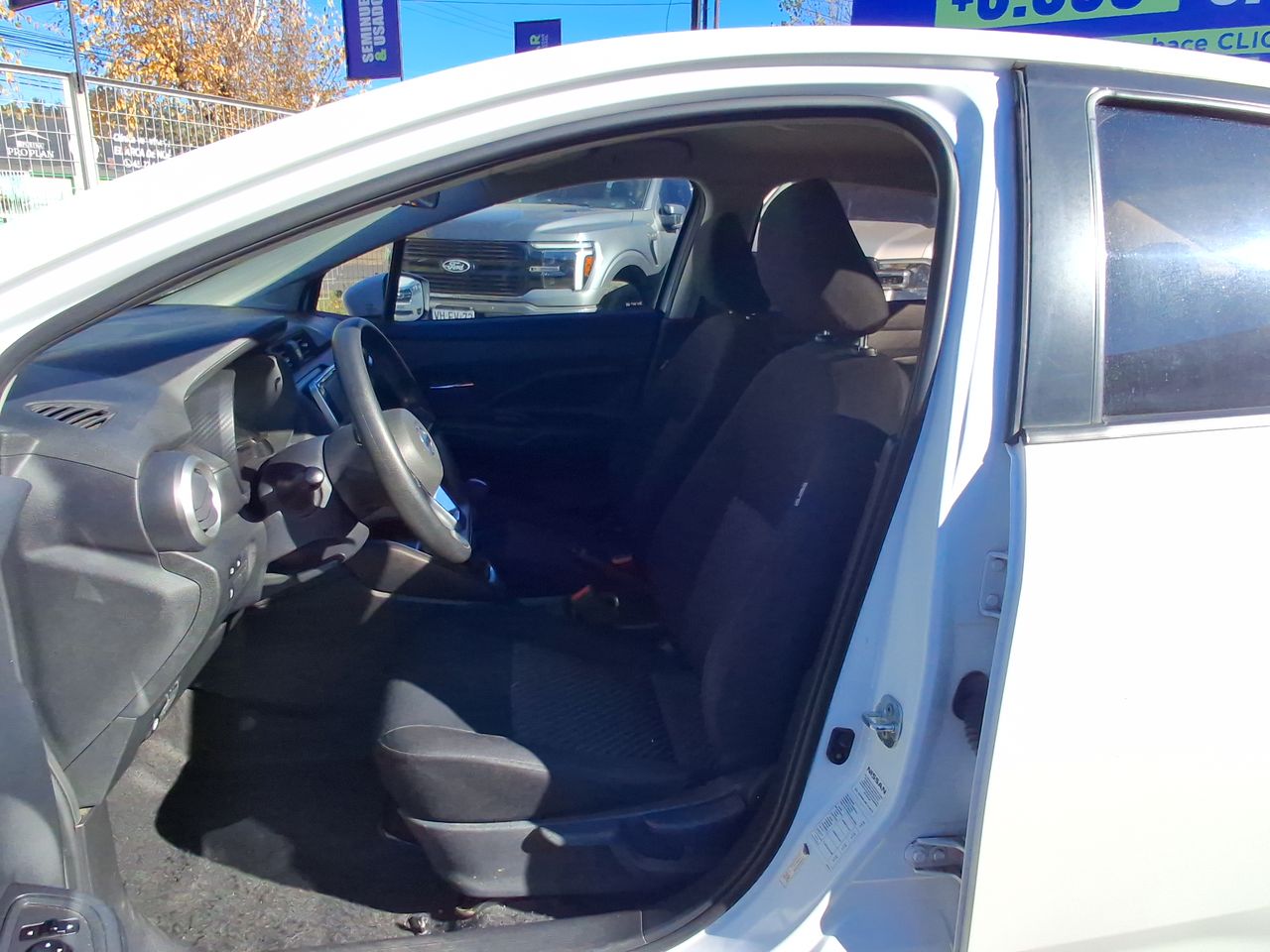 NISSAN - 23