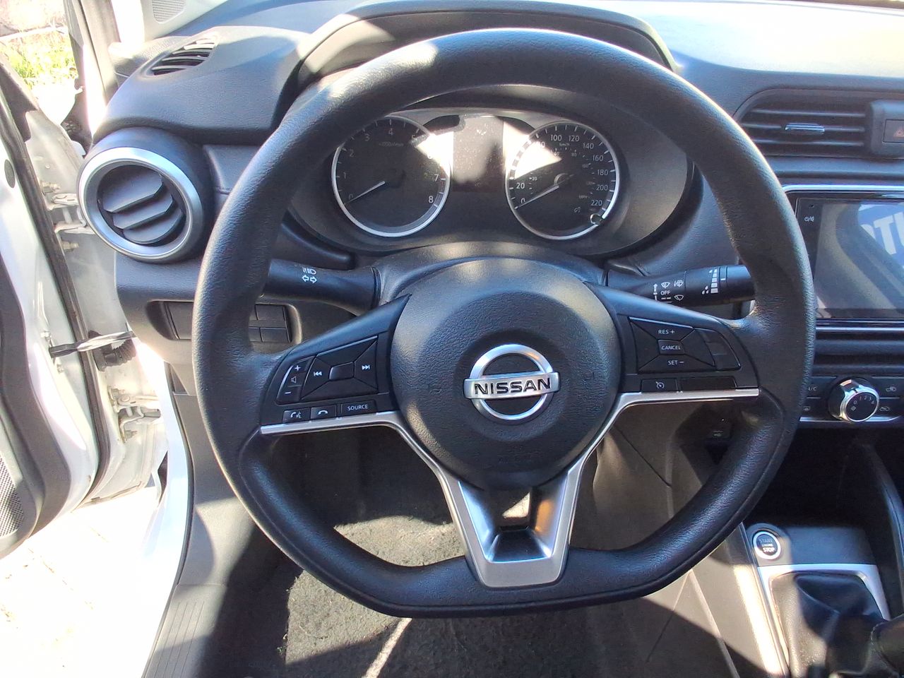 NISSAN - 24