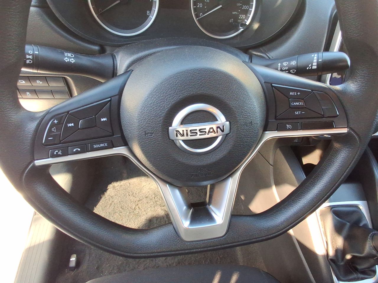 NISSAN - 25
