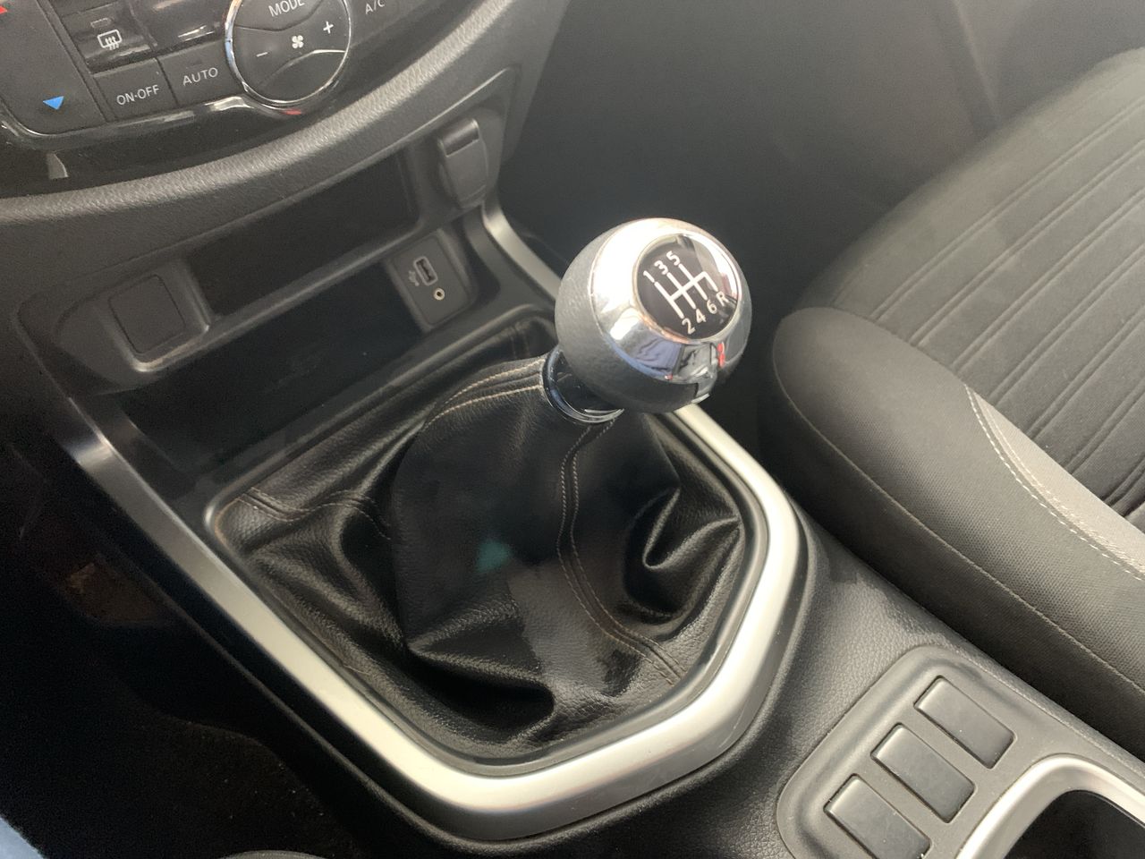 NISSAN - 23