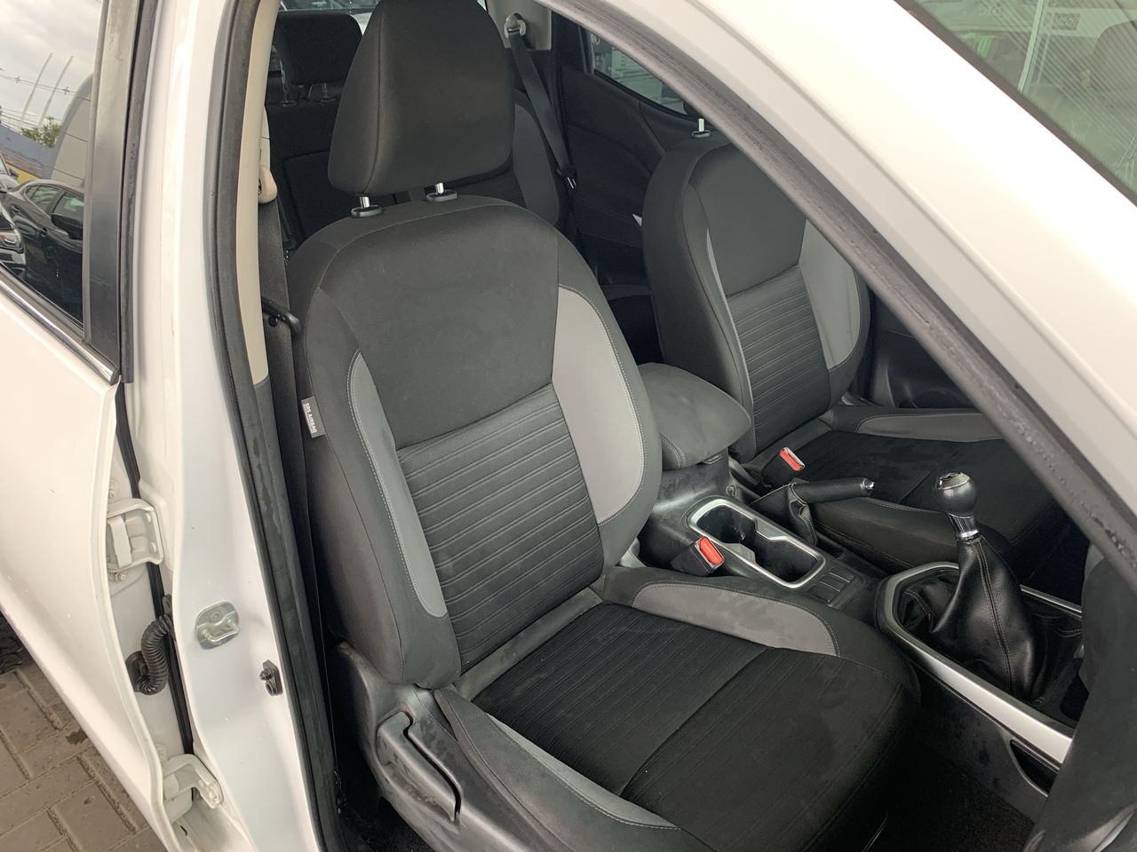 NISSAN - 25