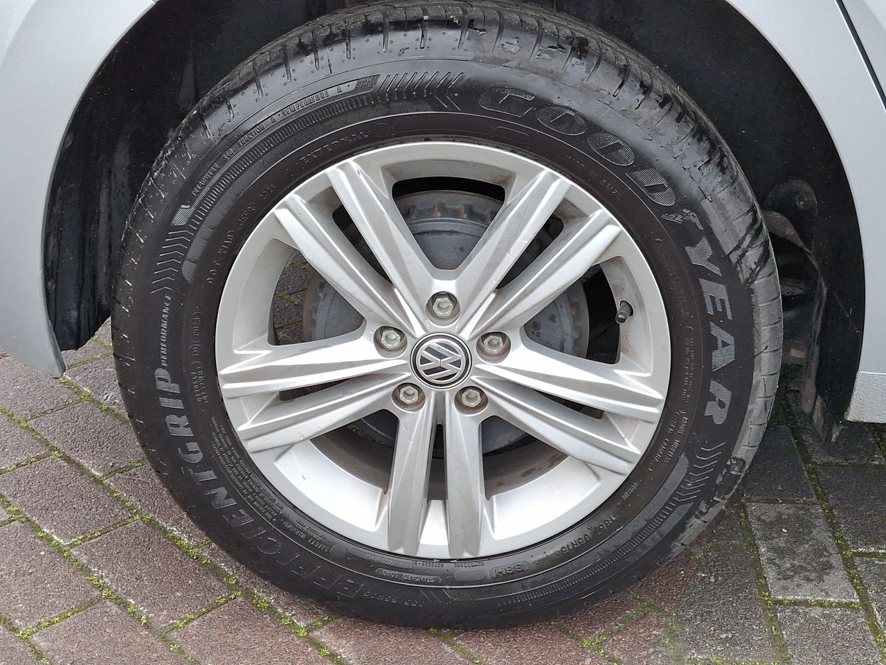 VOLKSWAGEN - 17
