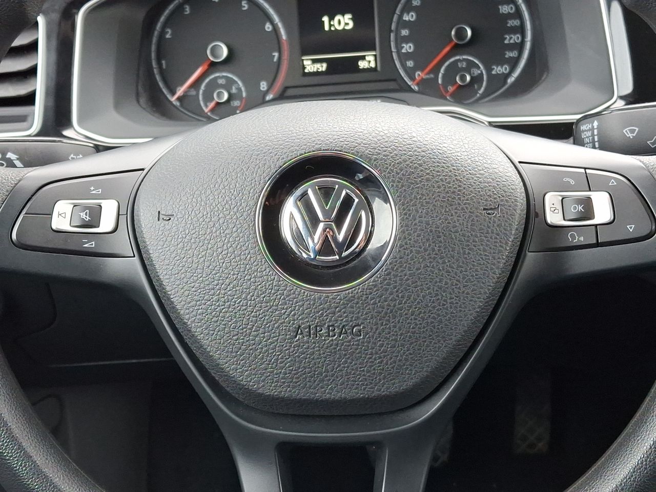 VOLKSWAGEN - 26