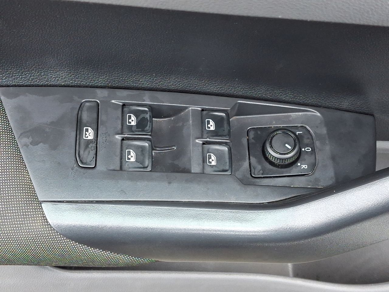 VOLKSWAGEN - 23