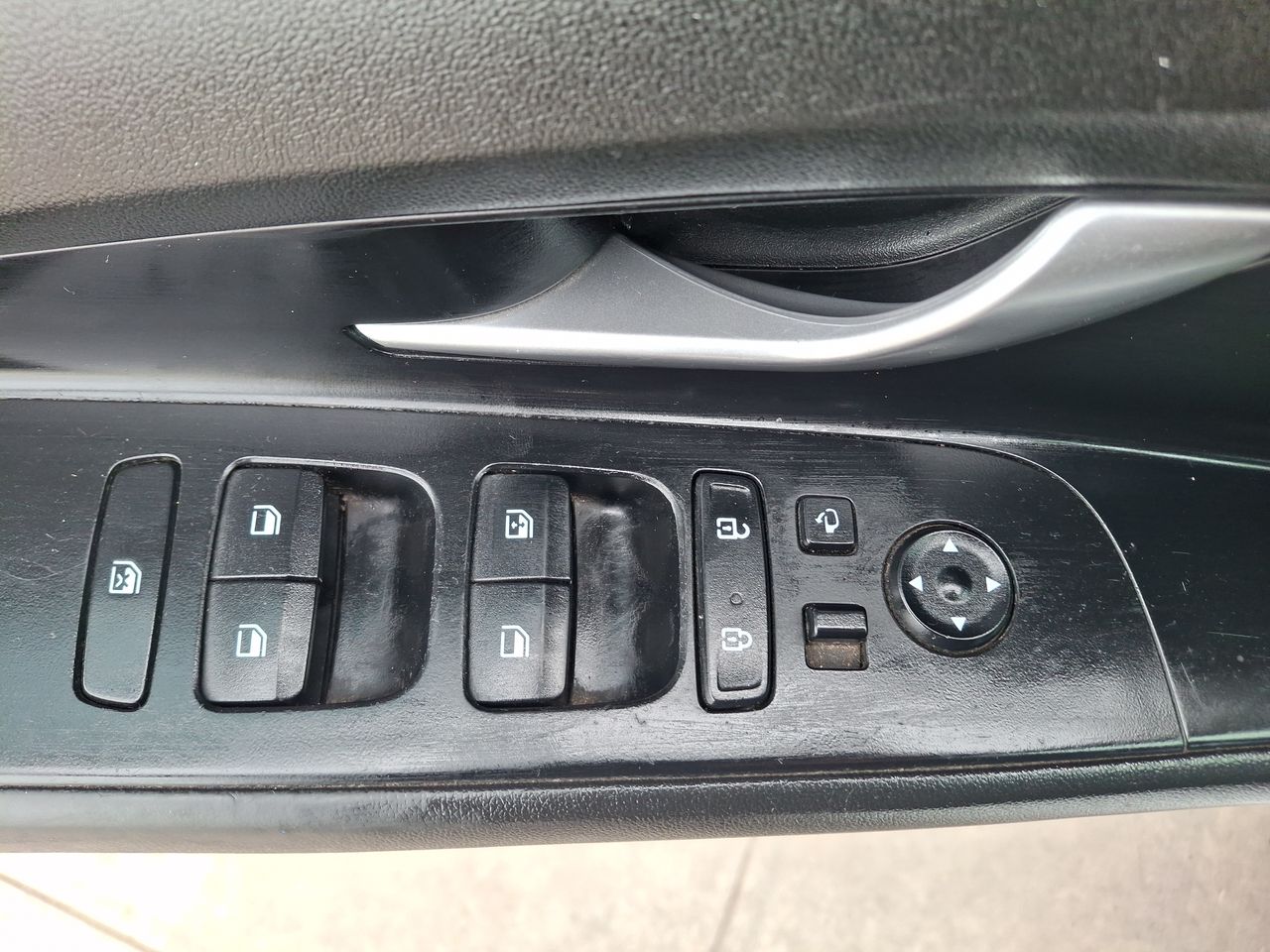 Hyundai Elantra — foto 22 de 30