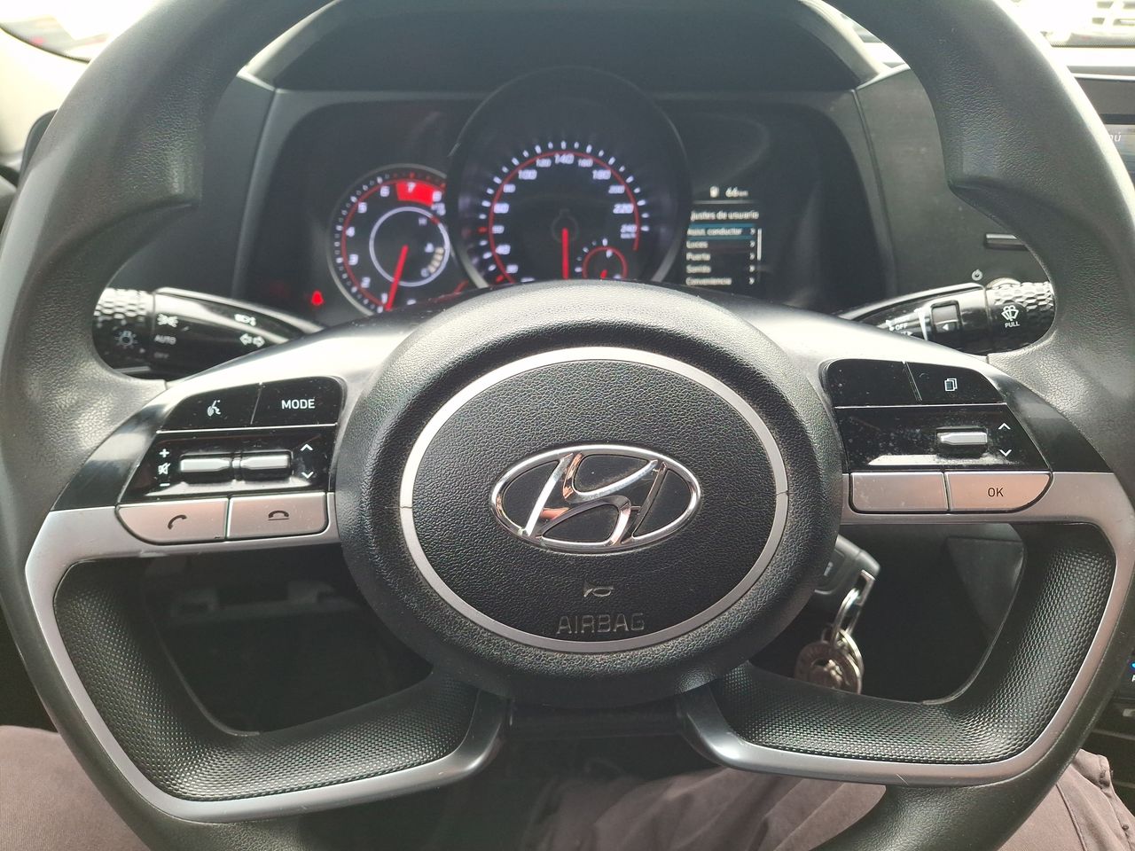 Hyundai Elantra — foto 24 de 30