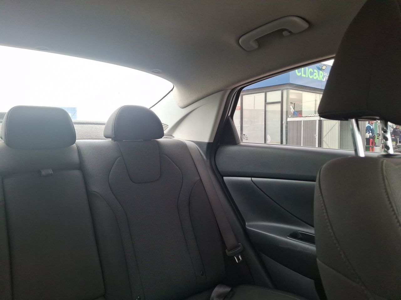 Hyundai Elantra — foto 15 de 30