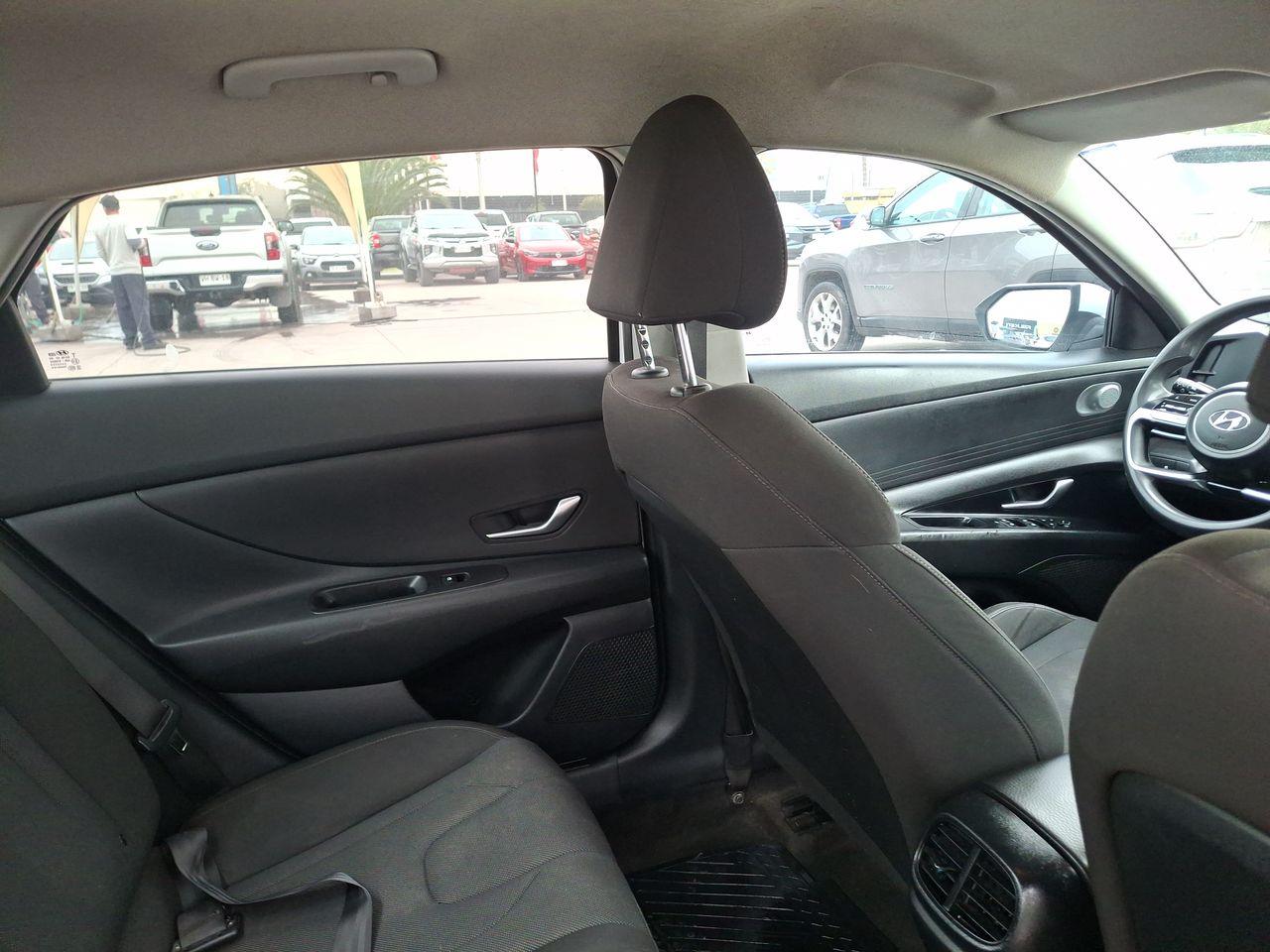 Hyundai Elantra — foto 16 de 30